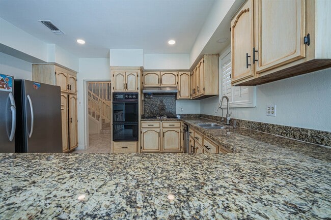 Building Photo - 226 Sunset Loop