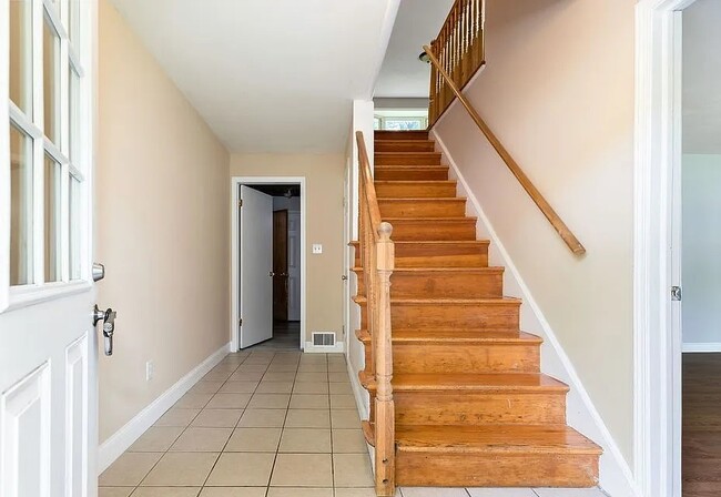 Building Photo - 115 Margo Ln