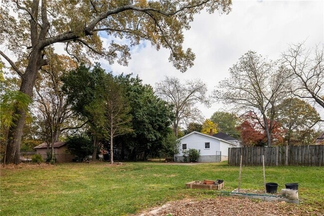 Building Photo - 5450 E Mountain St