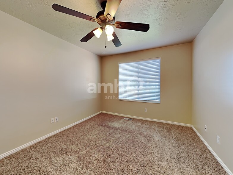 Building Photo - 1381 N 2225 W