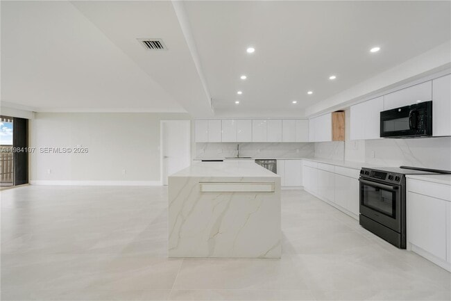 Building Photo - 1 Grove Isle Dr