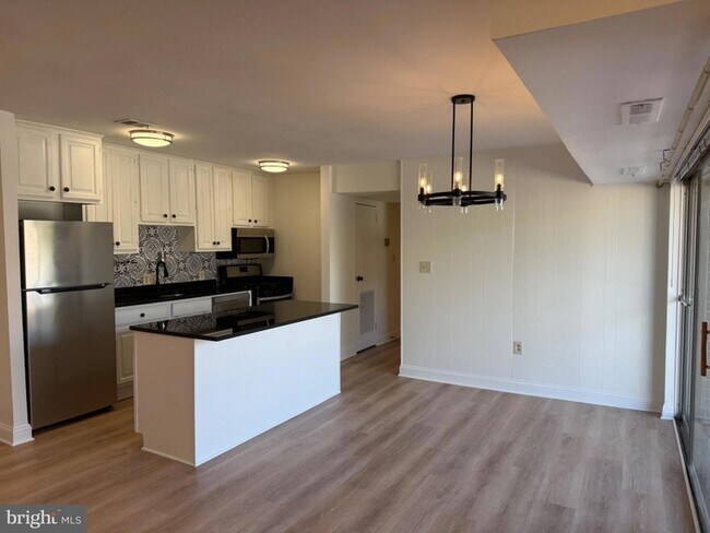 Building Photo - 3842 Bel Pre Rd