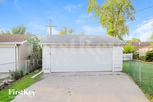 Building Photo - 171 Craig Dr W