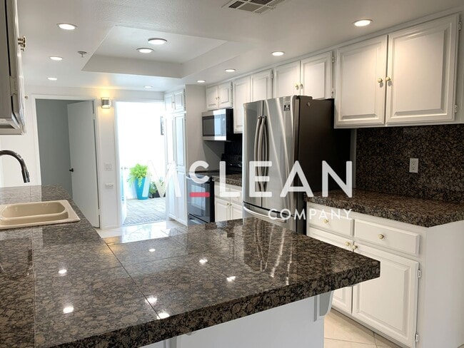 Building Photo - Gorgeous Home in Beautiful Community