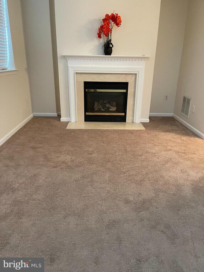 Building Photo - 503 Edmonton Terrace NE