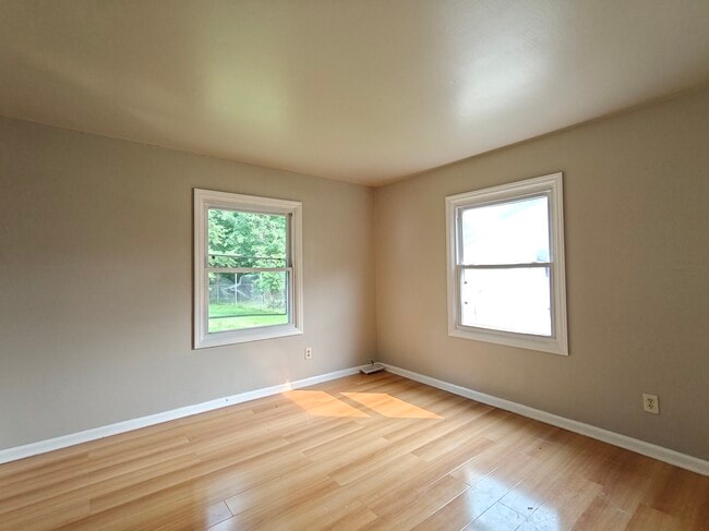 Building Photo - 75 Mainbridge Ln