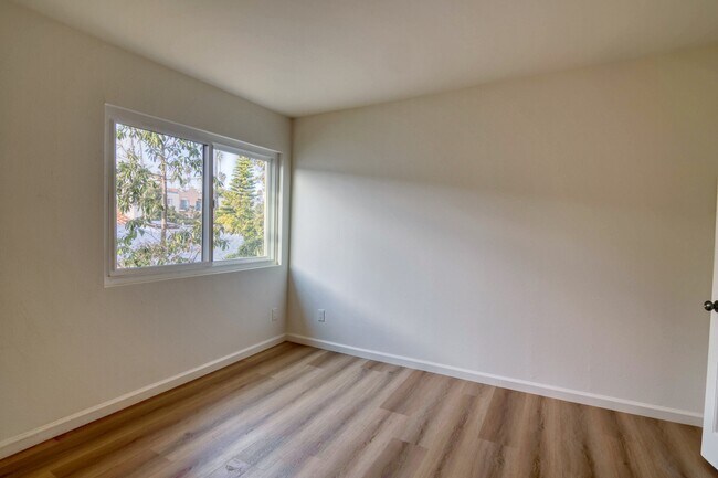 Building Photo - 938 18th St