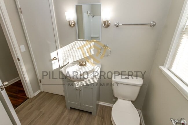 Building Photo - 3 Bed/1 Bath Bungalow near Wes Montgomery ...