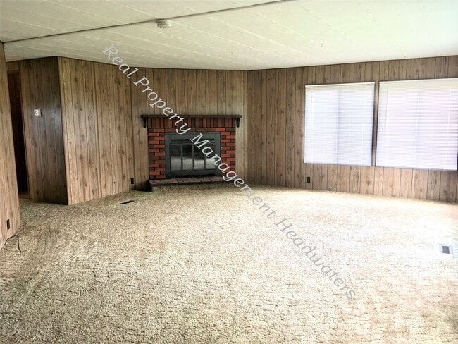 Building Photo - 299 Cottonwood Rd