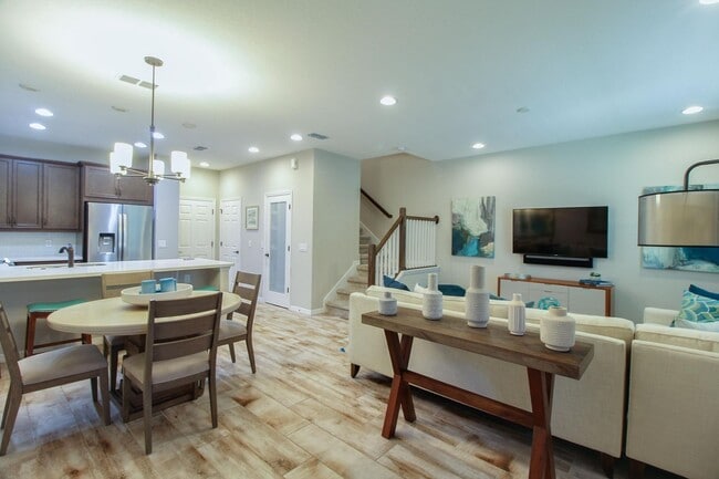 Building Photo - For Rent – Modern 3-Bedroom Townhome - Ava...