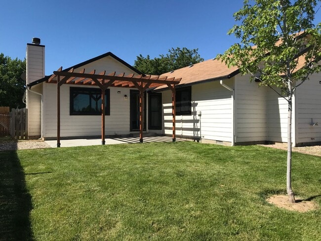 Building Photo - West Boise 3 bedroom, 2 bath home for rent