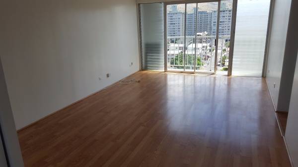 Building Photo - 3 Bedroom / 1.5 Bath in Honolulu