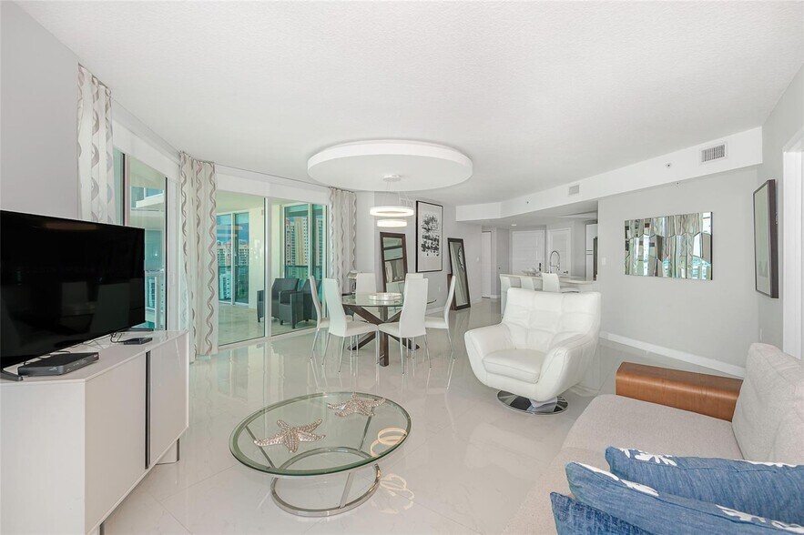 Building Photo - 200 Sunny Isles Blvd