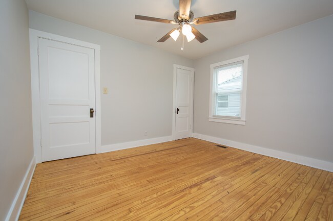 Building Photo - 1518 McKay Ave