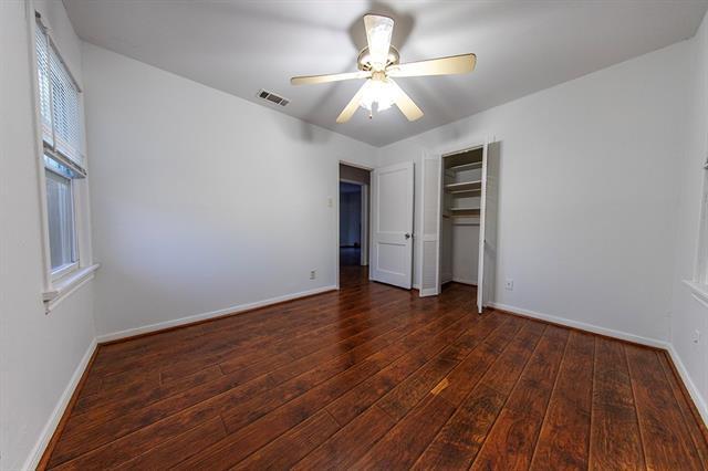 Building Photo - 836 Dent St