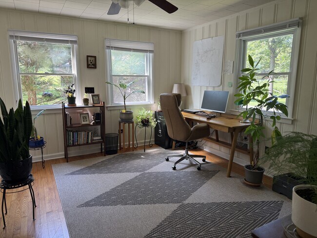 Building Photo - 1059 Wolf Trap Rd