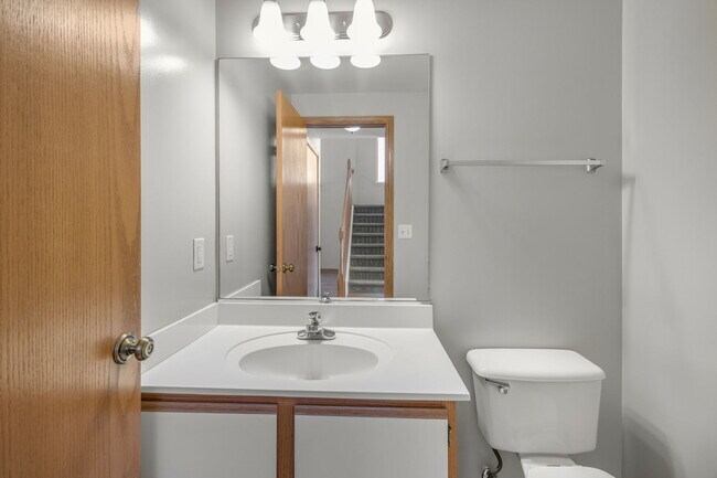 Building Photo - 21419 Frost Ct