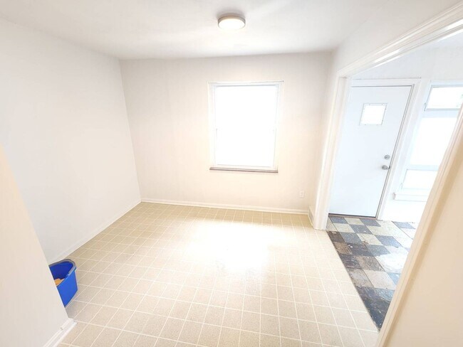 Building Photo - Move-In Special: Save $300 on This Charmin...