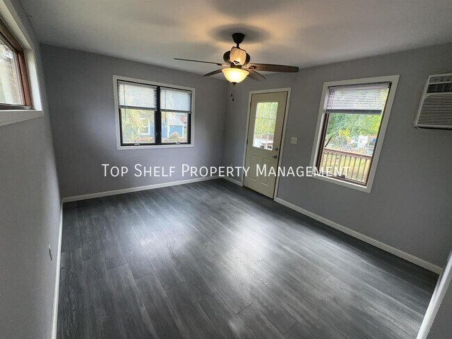 Building Photo - 116 Park Ave