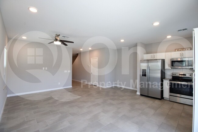 Building Photo - 2234 W El Caro Dr