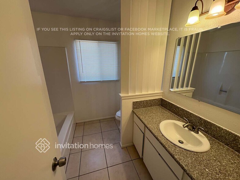 Building Photo - 4815 W Gardenia Ave