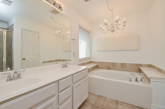 Building Photo - 9996 Boulder Bend Ln