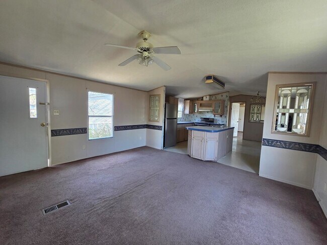 Building Photo - 106 Clark St