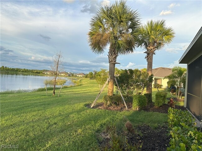 Building Photo - 43613 Sparrow Dr