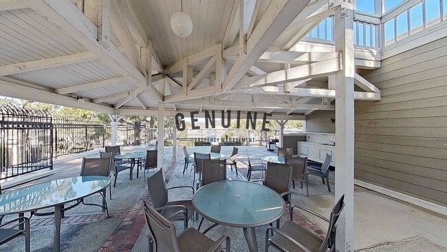 Building Photo - Move-in Special: $500 off 1st Month’s Rent...