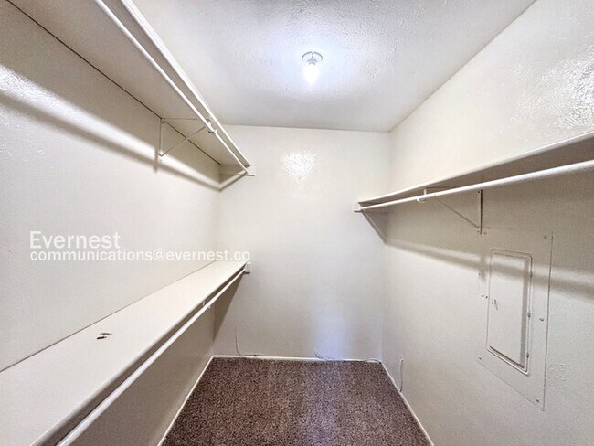 Building Photo - 5503 Canyon Forest Dr