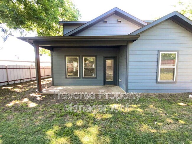 Building Photo - 5408 Fernander Dr