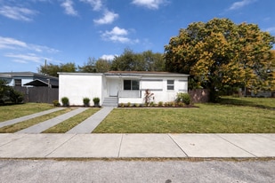 Building Photo - 911 NW 57th St