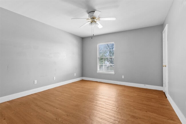 Building Photo - 15835 S Alley Ct