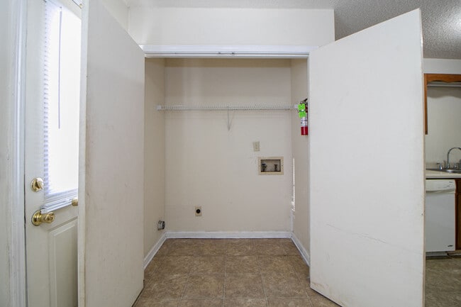 Building Photo - 108-3 Hickory Trace