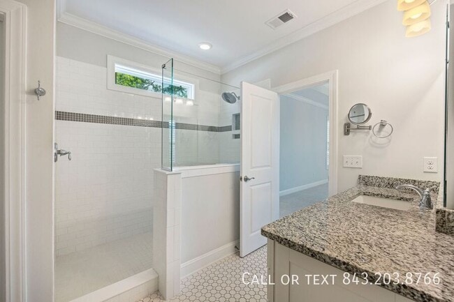 Building Photo - 2219 Midden Dr