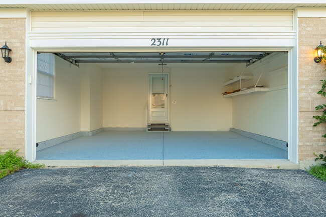 Building Photo - 2311 Carpenter Ave
