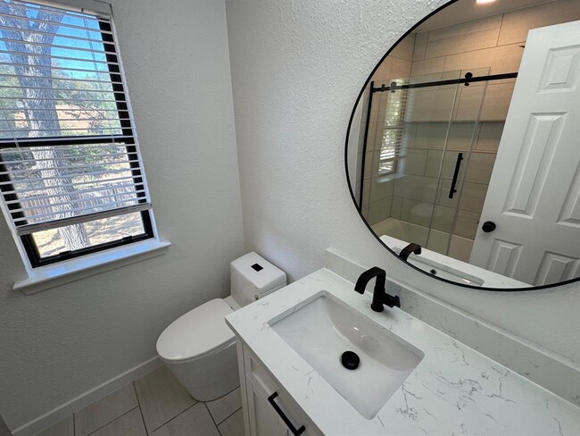 Building Photo - 12604 Shady Acres Dr