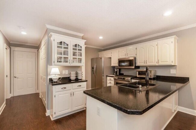 Building Photo - 15126 Glenwood