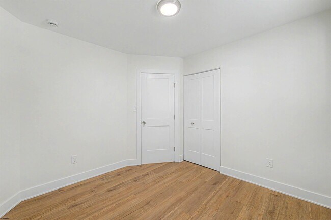 Building Photo - 1030 Neumark Ave
