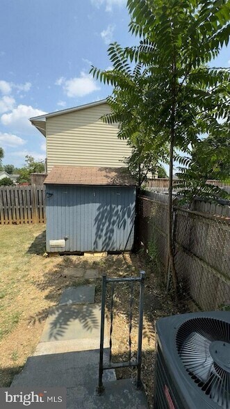 Building Photo - 204 Cameron St