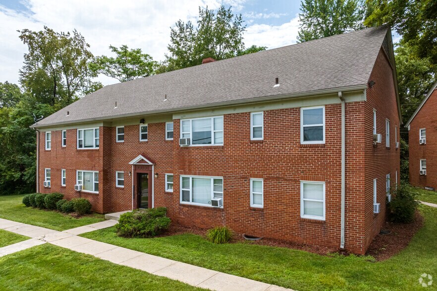 Wyandotte Apartments 23112361 Tauromee Ave Kansas City KS 66102