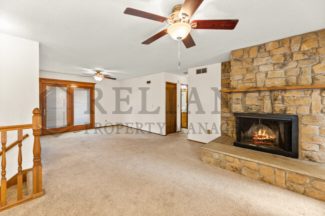 Building Photo - 510 N Parkridge St