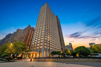 Building Photo - 1550 N Lake Shore Dr