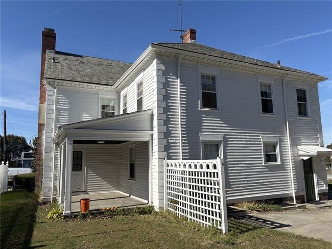 Building Photo - 36-36 Underwood St.