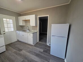 Building Photo - Spacious 1 bedroom 1 bathroom apartment for rent!