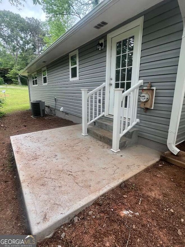 Building Photo - 1996 Chestnut Log Dr