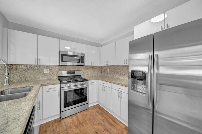 Building Photo - 15010 NE 7th Ave