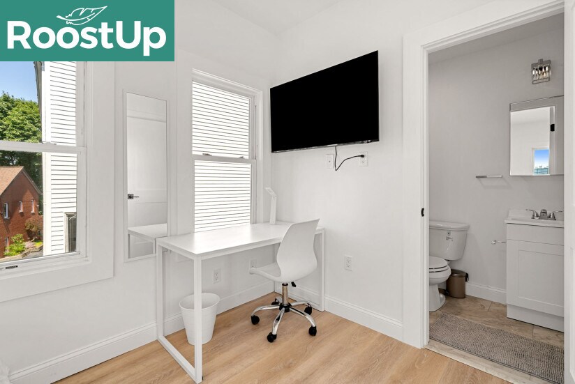 Building Photo - RoostUp Furnished Private Bedroom with Pri...