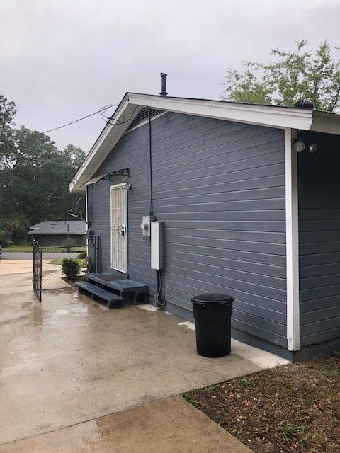 Building Photo - 1705 4th Pl NW