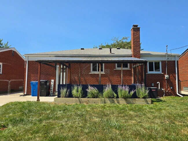 Building Photo - 29414 Sherry